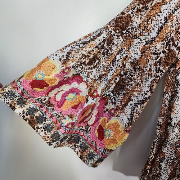 Savanna Jane Top Small Embroidered Floral Snake Skin 3/4 Bell Sleeve Boho V Neck - Picture 6 of 8